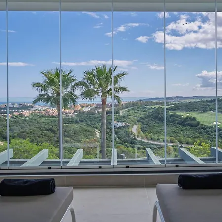 Elegant 2-bedroom In The Prestigious Cortesin Apartment