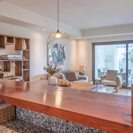 Elegant 2-bedroom In The Prestigious Cortesin Apartment